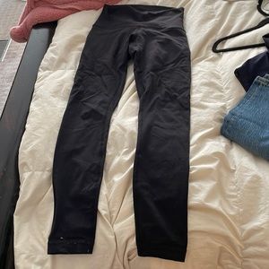 Lululemon wunder under black thick material